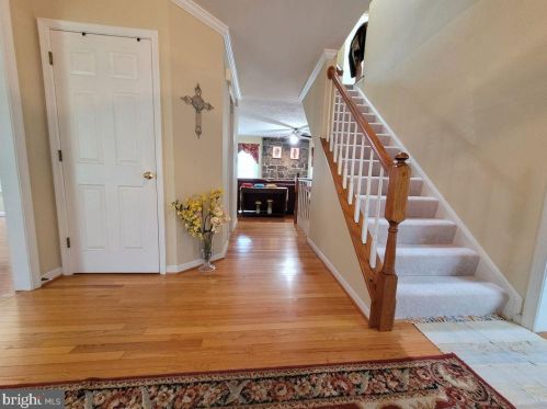 1167 Bandy Run Rd, Herndon, VA 20170-2348