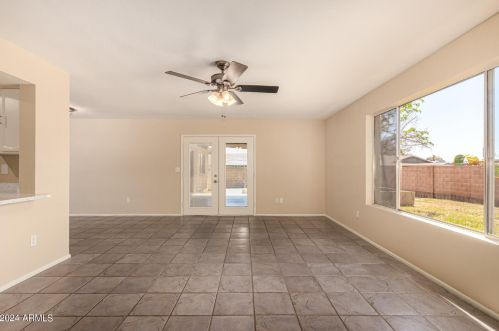 12414 44th Ln, Glendale AZ  85304-2307 exterior