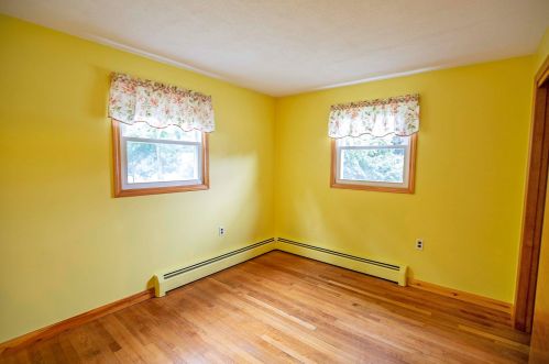 9 Mulberry Rd, Salem NH  03079-3801 exterior