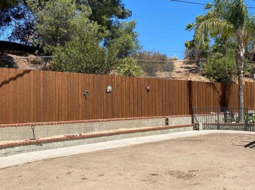24421 Shadeland Dr, Santa Clarita CA  91321-3616 exterior