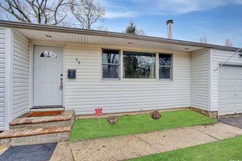 48 Thorney Ave, Huntington Station NY  11746-3253 exterior