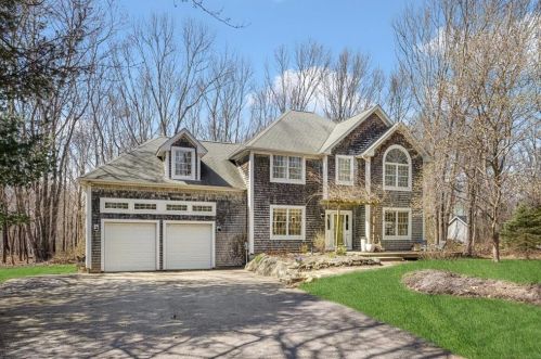 80 Ashton Ave, North Kingstown, RI 02852-6144