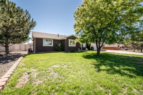 918 Cayuga Dr, Pueblo, CO 81007-1935