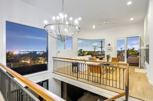 513 Dianthus St, Manhattan Beach CA  90266-6720 exterior