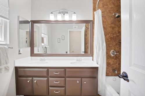 39810 Amberley Cir, Temecula CA  92591-7007 exterior