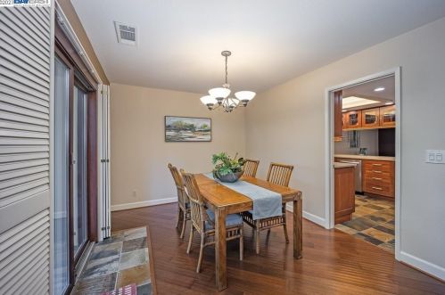 5230 Riverdale Ct, Pleasanton CA  94588-3759 exterior