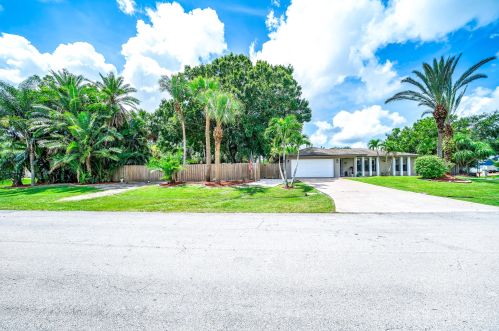 1098 Aurelia Ave, Fort Pierce, FL 34953-3248