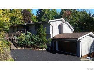 36 Tara Dr, Mount Ivy NY  10970-3210 exterior