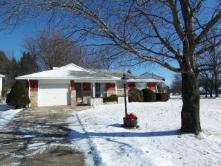 2180 Pinehurst Rd, Bethlehem, PA 18018-1439