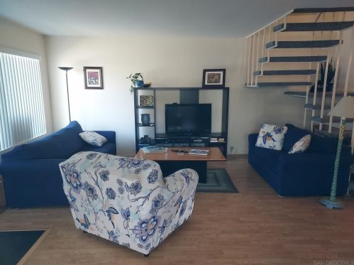 3942 Camino Calma, San Diego CA 92122-2007 exterior