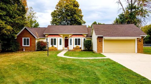 5985 Creek Rd, Washington Ch, OH 43160-8778