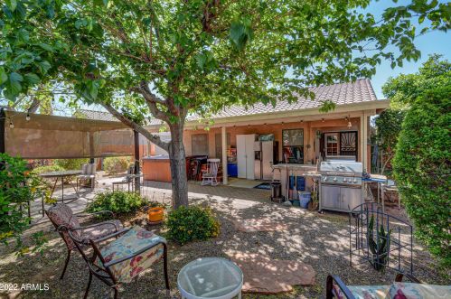 3822 Blackhawk Dr, Glendale AZ 85308-9487 exterior