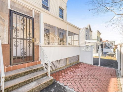 858 223rd St, Bronx, NY 10466-4402
