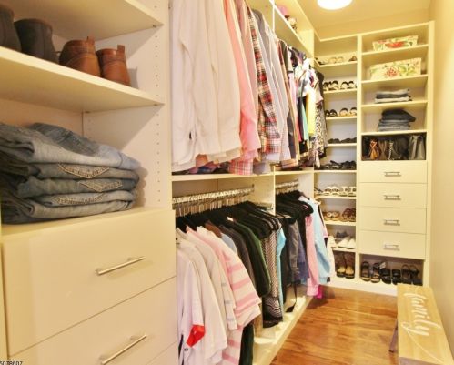 1025 Flakne Ct, South Plainfield NJ  07080-2350 exterior