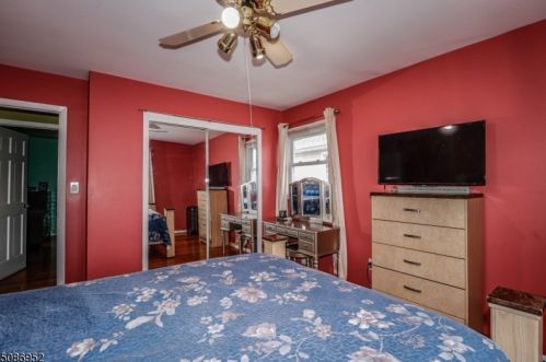 916 Rayhon Ter, Rahway NJ  07065-2153 exterior