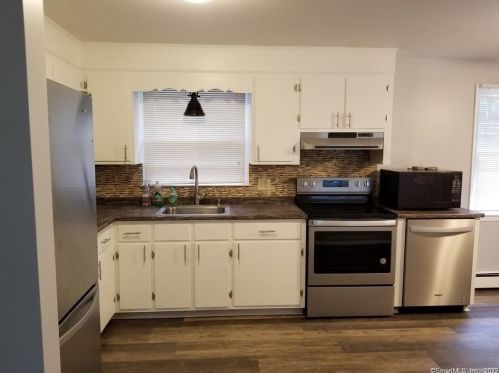 149 Buddington Rd, Huntington CT  06484-5309 exterior