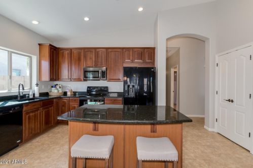 42422 Bravo Dr, Maricopa, AZ 85138-2299