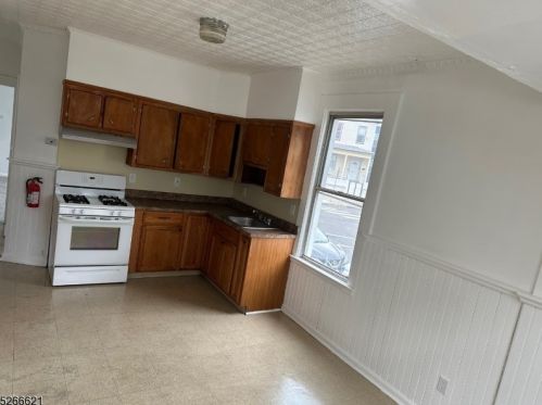 591 Market St, Paterson NJ  07513-1446 exterior