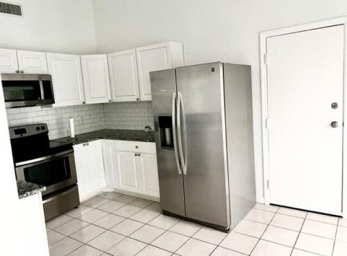 5372 Courtney Cir, Boynton Beach FL  33472-1280 exterior