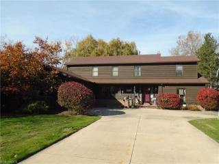 29799 Orangewood Dr, Cleveland, OH 44122-4716