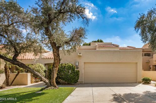 2626 Arizona Biltmore Cir, Phoenix AZ  85016-2121 exterior