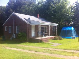 706 Greene St, Cheraw, SC 29520-2206
