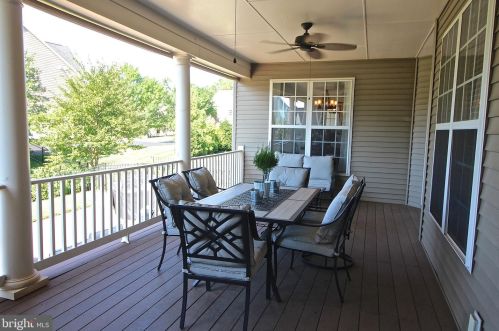 16143 Woodley Hills Rd, Haymarket VA  20169-4941 exterior