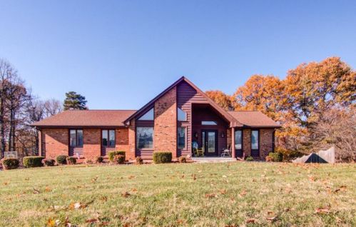 277 Carriage Ln, Troutville, VA 24175-6544