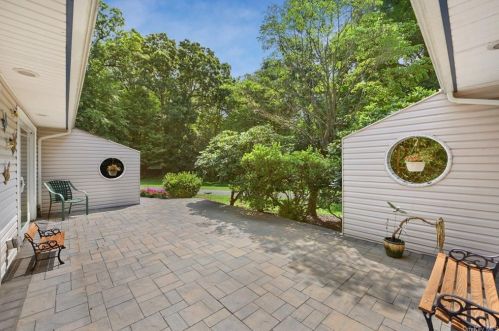1195 Williams Dr, Shrub Oak, NY 10588-1049