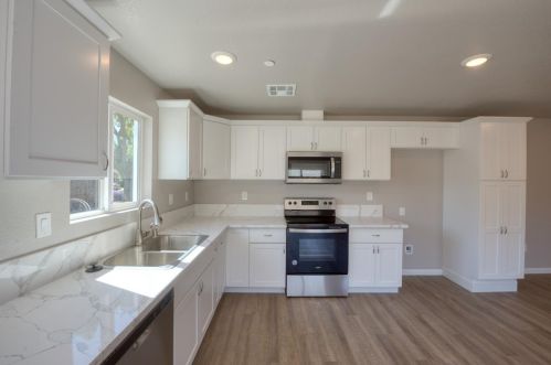 320 C St, Grayson, CA 95363-2722