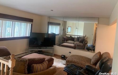 93 34th St, Wheatley Heights NY  11798-2602 exterior