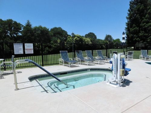373 Raymond Ln, Folsom CA  95630-1749 exterior
