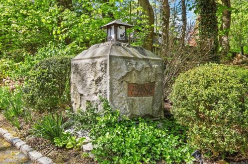 150 Bedford Rd, Chappaqua NY  10514-2740 exterior