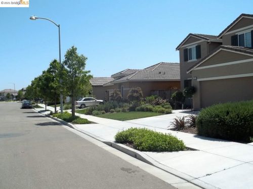 203 Harborage Ct, Oakley, CA 94561-3536