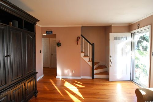 20 Ross Ln, Muttontown, NY 11732-1235