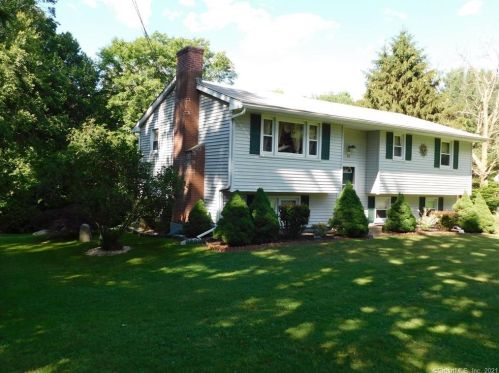 82 Cemetery Rd, Colchester CT  06415-2404 exterior