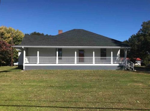 609 Shamrock Ave, Landrum SC  29356-1235 exterior
