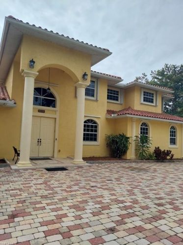 3180 Safe Harbor Dr, Naples, FL 34117-8407