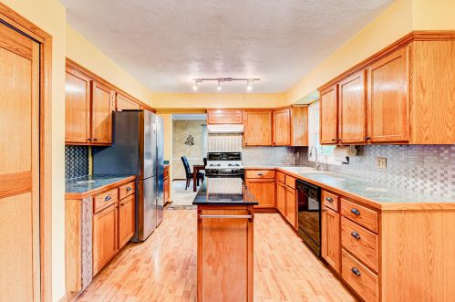 12510 Portland Ave, Thiensville WI  53092-2633 exterior