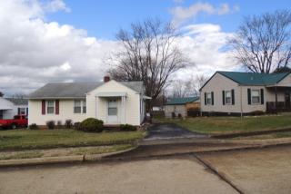 2341 Hiwassee Dr, Kingsport, TN 37664-3718