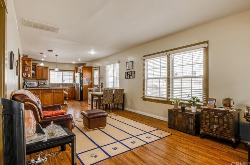 505 Alexander St, Glendale CA 91203-1621 exterior