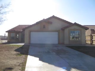 901 Berkshire Rd, Bakersfield, CA 93307-7199