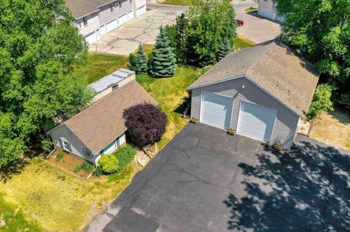 2526 Bellevue St, Green Bay, WI 54311-5632