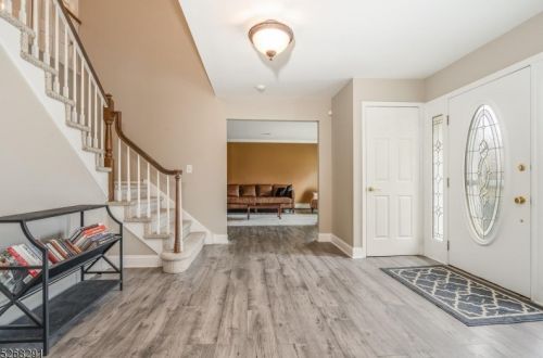 7 Kensington Ct, Branchburg, NJ 08853-4104