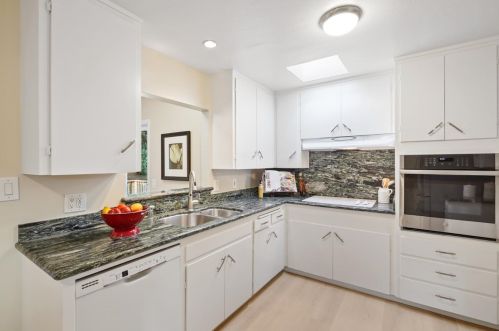 555 Hawthorne Ave, San Bruno CA  94066-4130 exterior