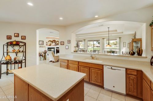 24032 Lakeway Cir, Chandler, AZ 85248-5938
