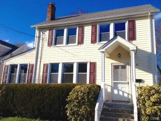 27 Carlin St, Norwalk CT  06851-3004 exterior
