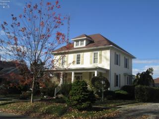 1312 Croghan St, Fremont, OH 43420-2740