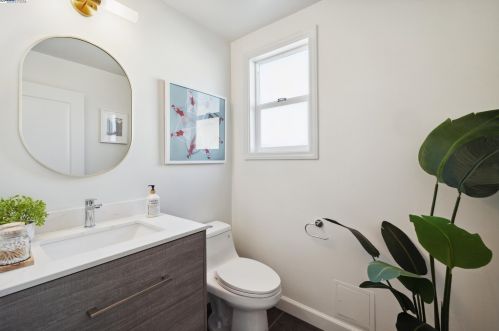 3015 Dakota St, Oakland CA 94602-3801 exterior