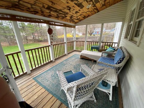 73 Main St, Hopkinton NH  03229-3003 exterior